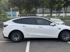 Tesla Model Y L Long Range All-Wheel Drive - ფოტო 7