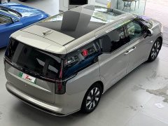 Volvo EM90 2025 Ultra six-seater - ფოტო 16