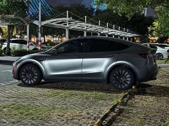 Tesla Model Y Rear-Wheel Drive - ფოტო 2