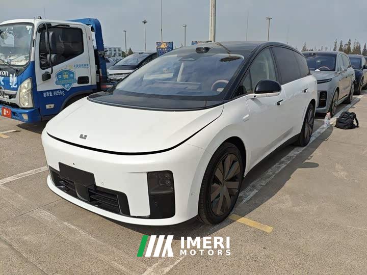 Li Auto i8 Standard Edition - ავტომობილი ჩინეთიდან