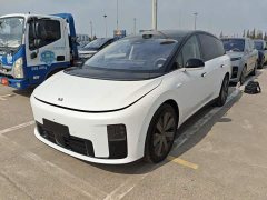 Li Auto i8 Standard Edition - ფოტო 1
