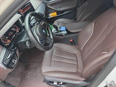 BMW 5 Series Facelift 530Li Premier M Sport Package - ფოტო 16