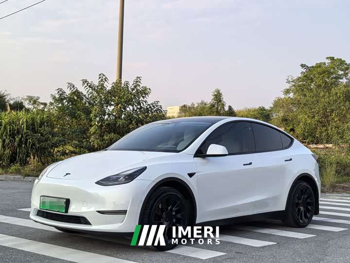 Tesla Model Y Facelift Rear-Wheel Drive