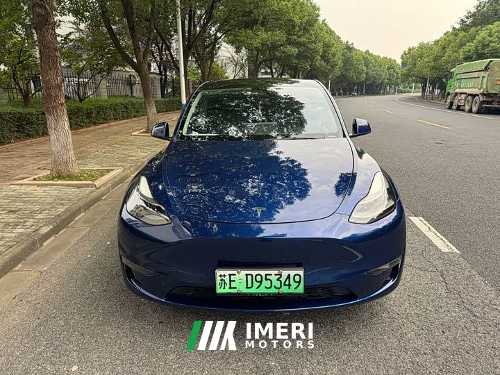 Tesla Model Y Standard Range RWD