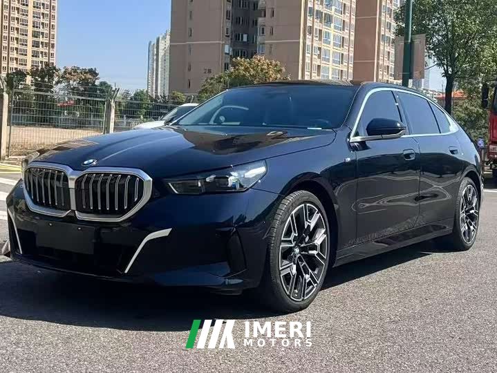 BMW 5 Series 530Li Luxury M Sport Package - ავტომობილი ჩინეთიდან