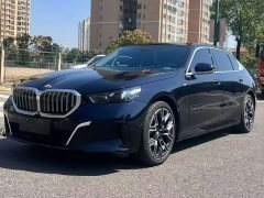 BMW 5 Series 530Li Luxury M Sport Package - ფოტო 1