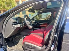 BMW 5 Series 530Li Luxury M Sport Package - ფოტო 4