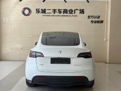 Tesla Model Y Rear-Wheel Drive - ფოტო 4