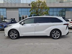 Toyota Sienna 2.5L Hybrid Premium Edition - ფოტო 3