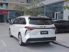 Toyota Sienna 2.5L Hybrid Premium Edition - ფოტო 7