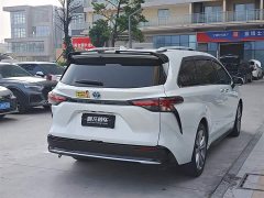 Toyota Sienna 2.5L Hybrid Premium Edition - ფოტო 9