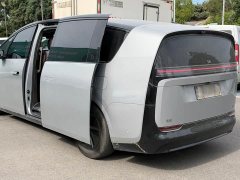 Li Auto Li Xiang MEGA Ultra - ფოტო 8