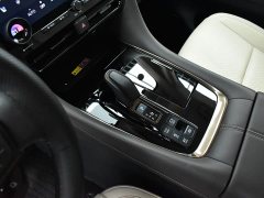 Toyota Vellfire 2024 Crown Hybrid 2.5L Executive Premier Edition - ფოტო 12