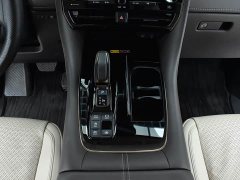 Toyota Vellfire 2024 Crown Hybrid 2.5L Executive Premier Edition - ფოტო 9