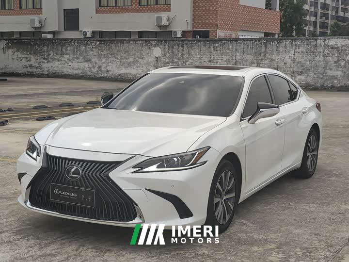 Lexus ES 200 Premium Edition