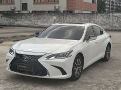 Lexus ES 200 Premium Edition - ფოტო 1