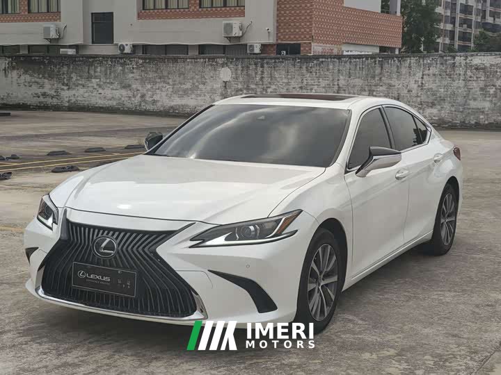 Lexus ES 200 Premium Edition