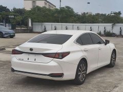 Lexus ES 200 Premium Edition - ფოტო 7