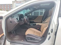Lexus ES 200 Premium Edition - ფოტო 8