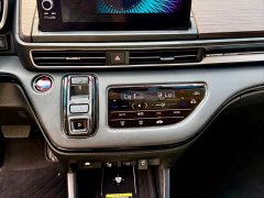 Honda Odyssey 2.0L e:HEV Luxury - ფოტო 11