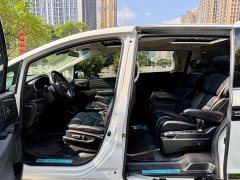 Honda Odyssey 2.0L e:HEV Luxury - ფოტო 9