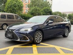 Lexus ES 300h Premium Edition - ფოტო 1