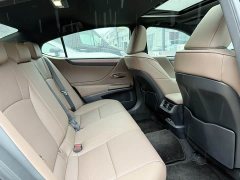 Lexus ES 300h Premium Edition - ფოტო 11