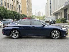 Lexus ES 300h Premium Edition - ფოტო 4