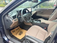 Lexus ES 300h Premium Edition - ფოტო 8