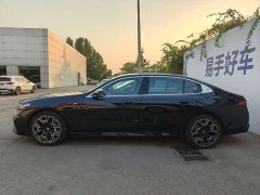 BMW 5 Series 530Li Luxury M Sport Package - ფოტო 3