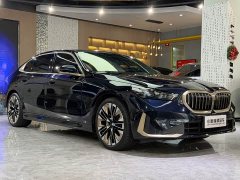 BMW 5 Series 530Li Luxury Edition Premium Package - ფოტო 3
