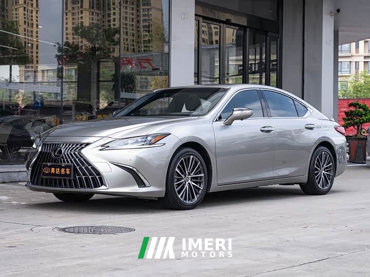Lexus ES 300h Premium Edition