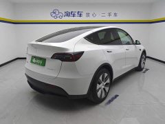 Tesla Model Y Rear-Wheel Drive - ფოტო 3
