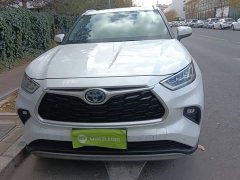 Toyota Highlander Hybrid 2.5L AWD Premium 7-Seater - ფოტო 2
