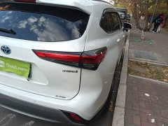 Toyota Highlander Hybrid 2.5L AWD Premium 7-Seater - ფოტო 7