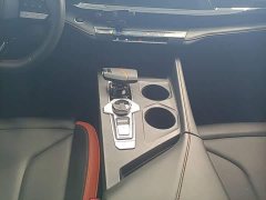 Changan UNI-V 1.5T Premium Edition - ფოტო 13