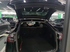 Tesla Model Y Rear-Wheel Drive - ფოტო 18