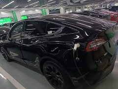 Tesla Model Y Rear-Wheel Drive - ფოტო 4