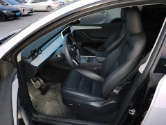 Tesla Model Y Rear-Wheel Drive - ფოტო 14