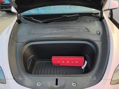 Tesla Model Y Rear-Wheel Drive - ფოტო 19