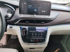 Buick GL8 Land Business Class Smart Edition - ფოტო 12