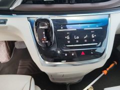 Buick GL8 Land Business Class Smart Edition - ფოტო 13