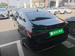 Lexus ES 200 Premium Edition - ფოტო 4