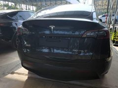 Tesla Model Y Rear-Wheel Drive - ფოტო 5