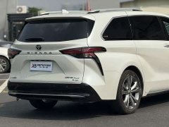 Toyota Sienna 2.5L Hybrid Premium - ფოტო 10