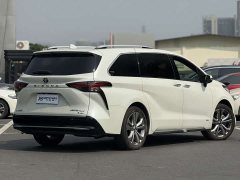 Toyota Sienna 2.5L Hybrid Premium - ფოტო 11