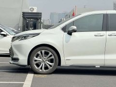 Toyota Sienna 2.5L Hybrid Premium - ფოტო 4