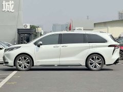 Toyota Sienna 2.5L Hybrid Premium - ფოტო 6