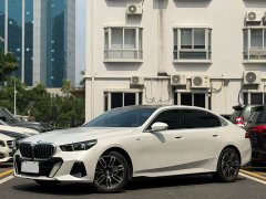 BMW 5 Series 525Li M Sport Package - ფოტო 1