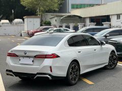 BMW 5 Series 525Li M Sport Package - ფოტო 9